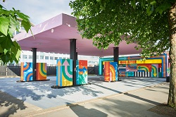 Disused petrol station on Wood Lane