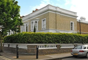 24 Ashchurch Park Villas, W12 9SP